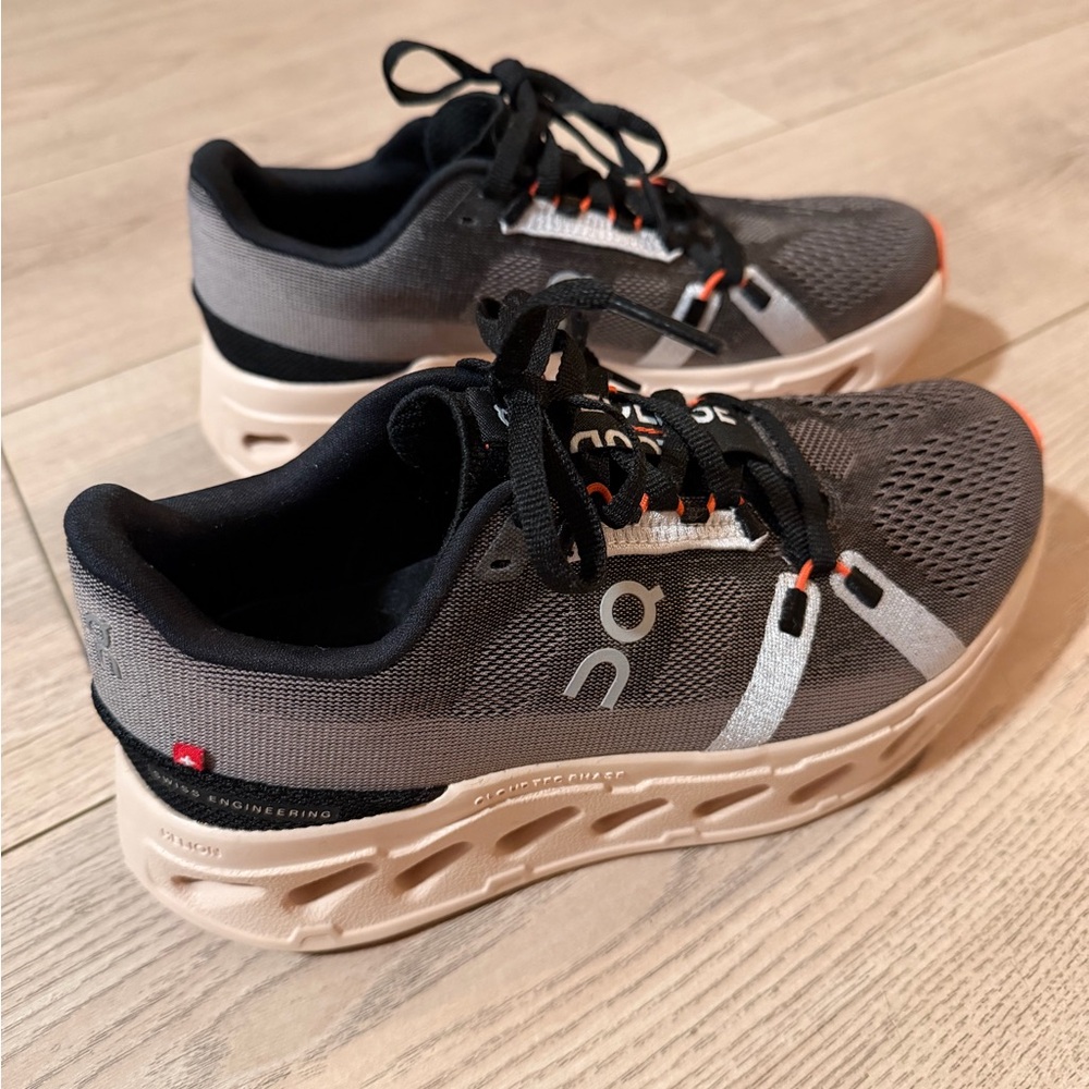 On Clouds Women's Gray and Beige Athletic Shoes
